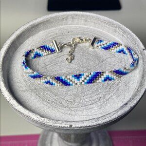 Traditional Native American Indian Style Glass Seed Bead Blue & Silver Bracelet